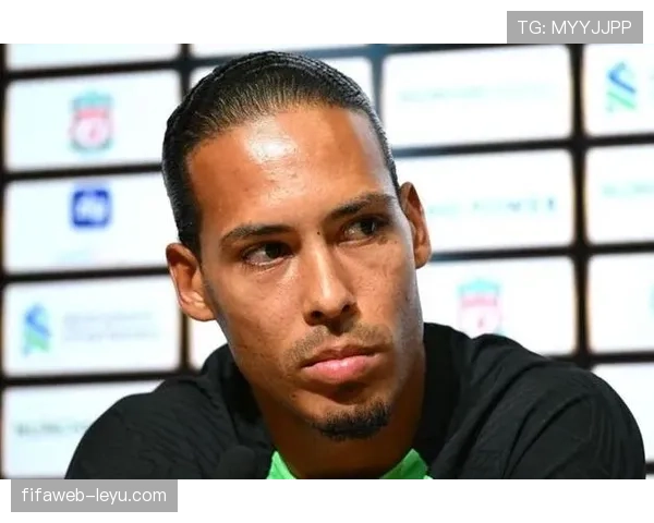 范戴克与贝肯鲍尔:跨越时代的防守艺术巅峰对话 范戴克与贝肯鲍尔:跨越时代的防守艺术巅峰对话