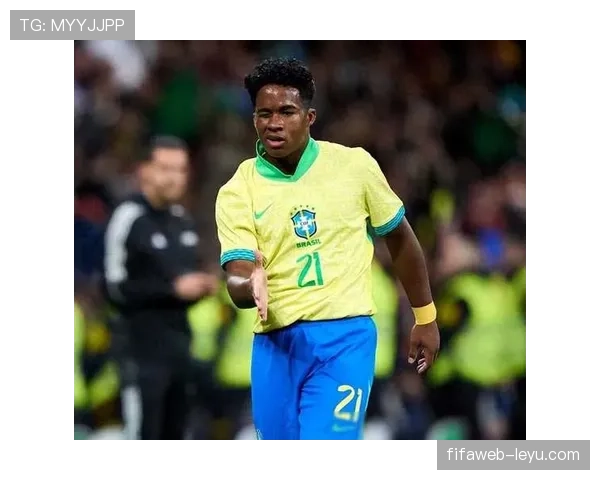 年轻天才闪耀赛场，足球新星创纪录表现惊艳赛季