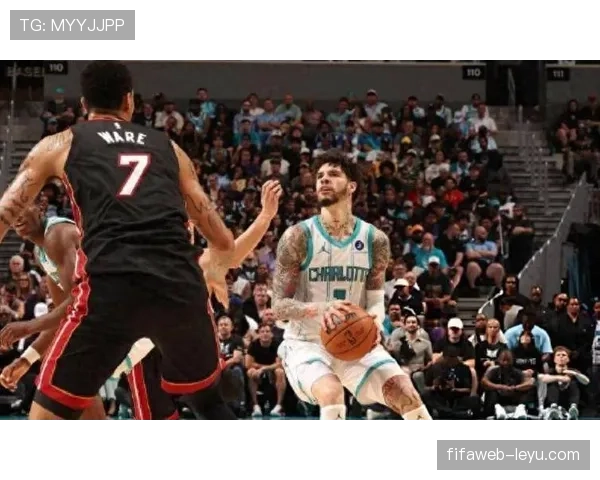 拉梅洛·鲍尔突破创造多次得分机会 显著提升黄蜂关键回合效率